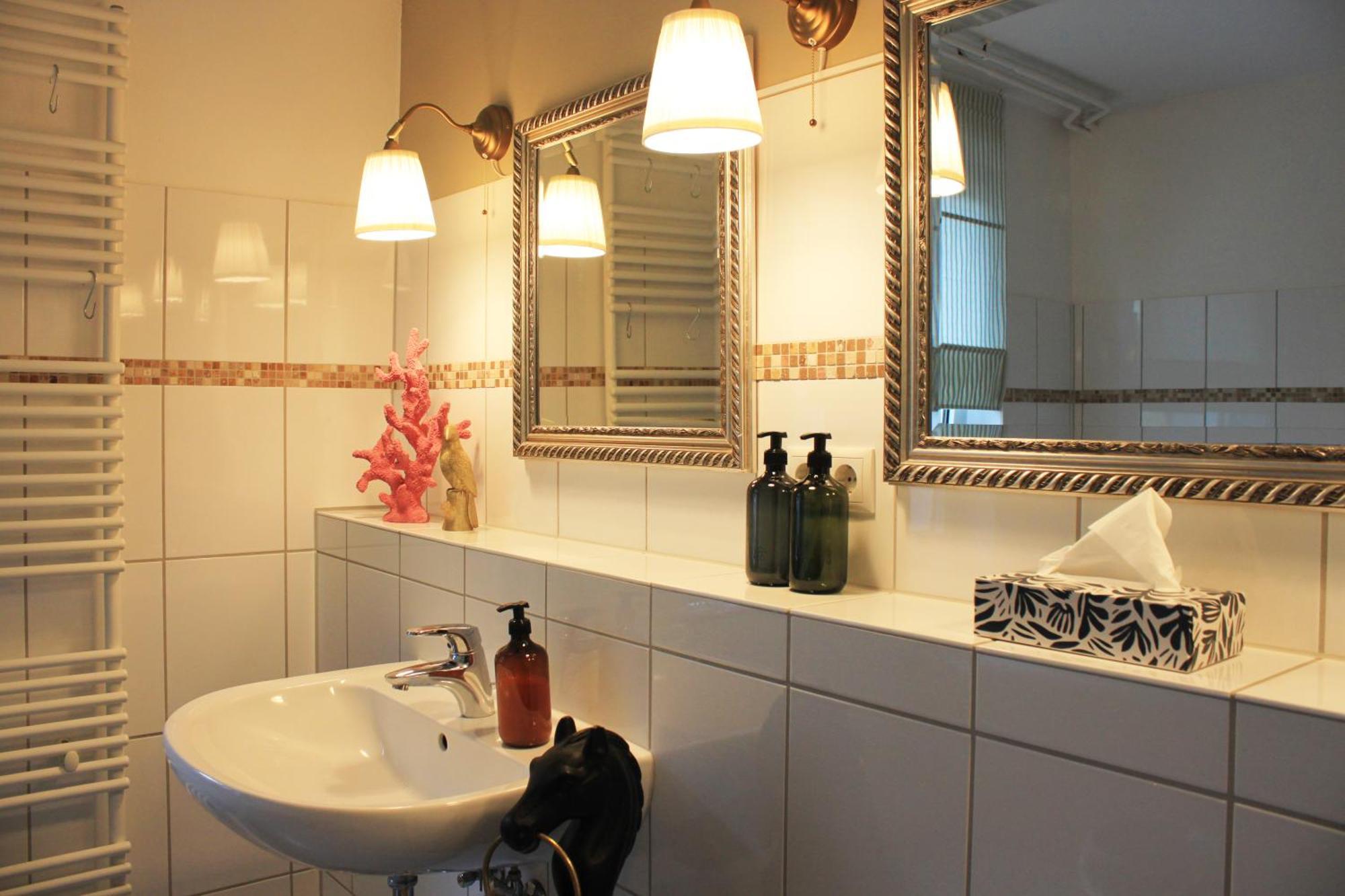 Apartment R B Family - 108 Qm Mit Dachterrasse - Badewanne & Dusche - Kostenloses Parken - 2 Schlafzimmer Hamburg