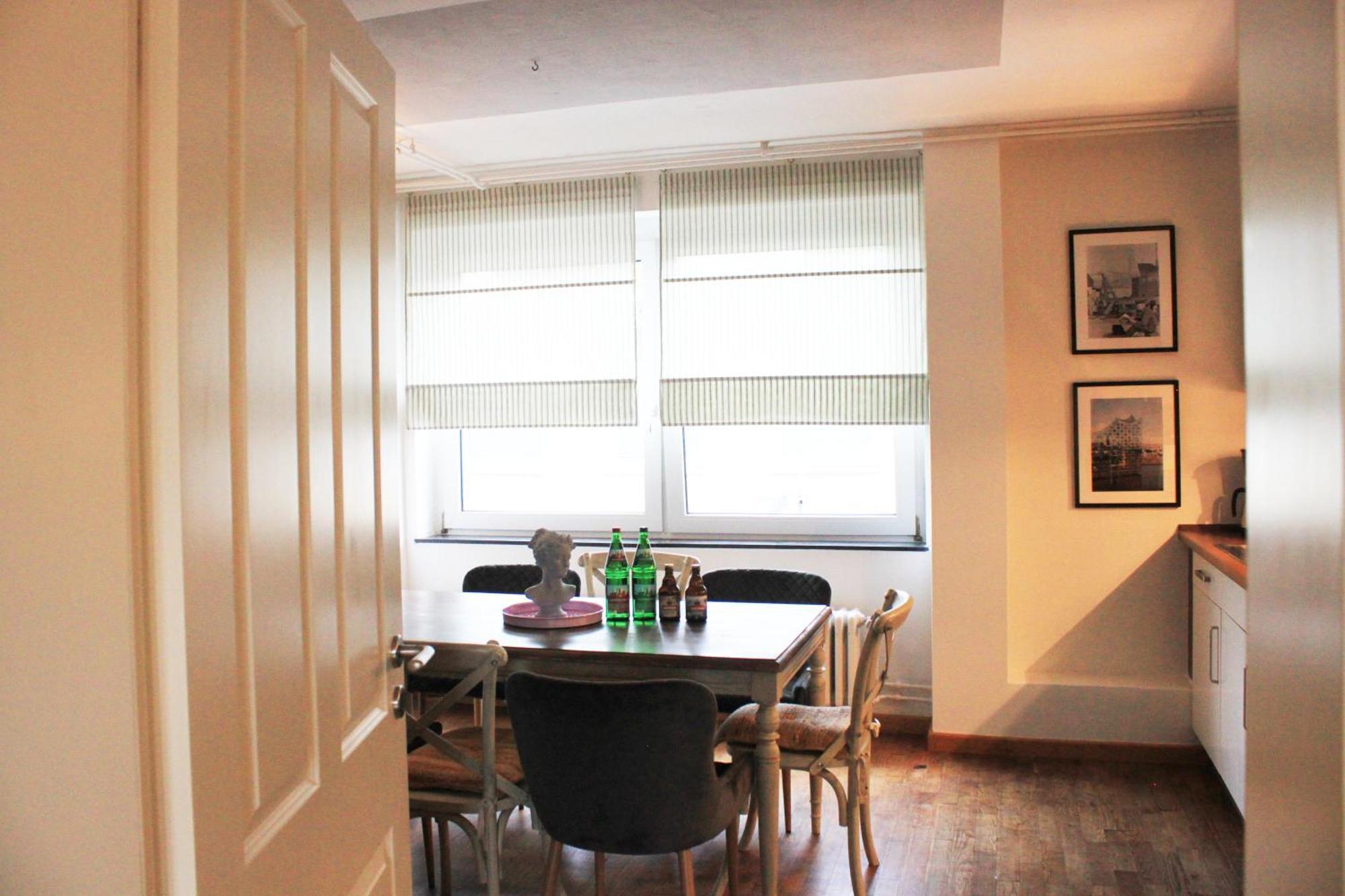 Апартаменты R B Family - 108 Qm Mit Dachterrasse - Badewanne & Dusche - Kostenloses Parken - 2 Schlafzimmer